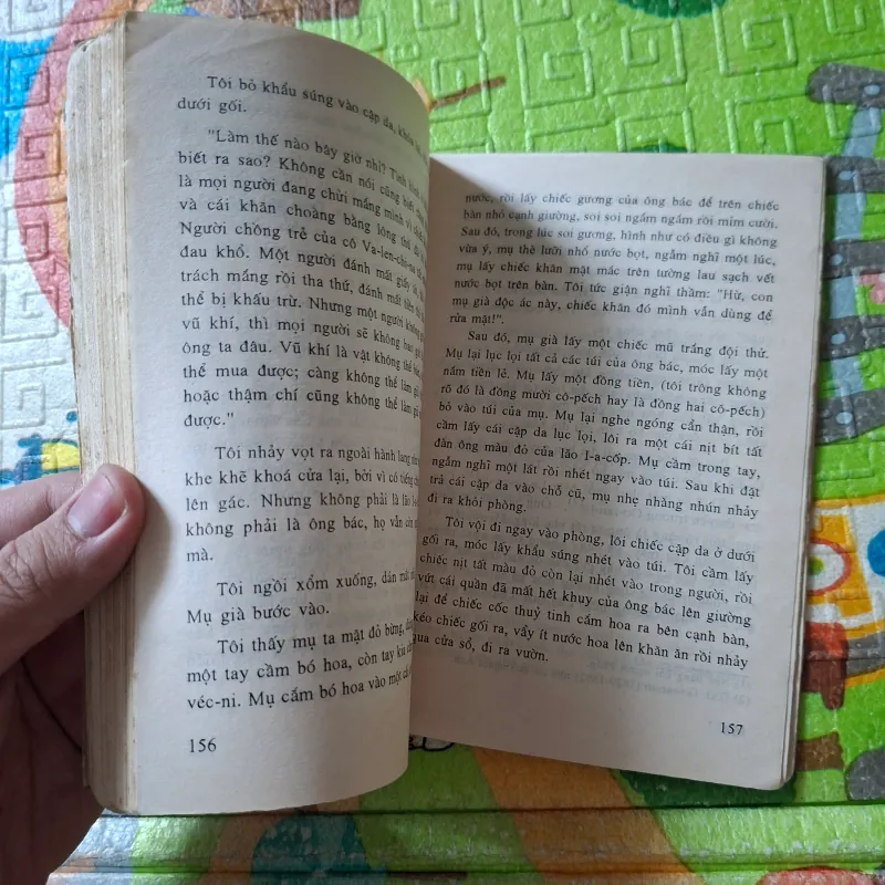 Số phận chú bé đánh trống 977526