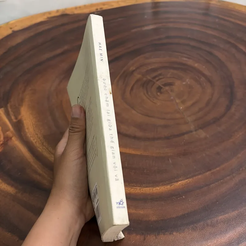 II Sách Hay: Bước Chậm Lại Giữa Thế Gian Vội Vã - Đại Đức Hae Min - 2019 987422