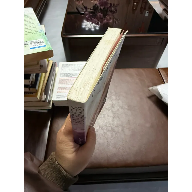 “Mùi Hương – Chuyện Một Kẻ Giết Người” (Patrick Süskind) 975560