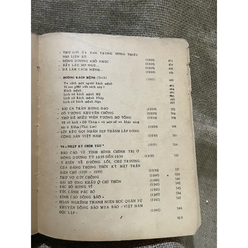 Trong tập văn học tập 36- thơ văn Hồ Chí Minh - 920 trang  958660