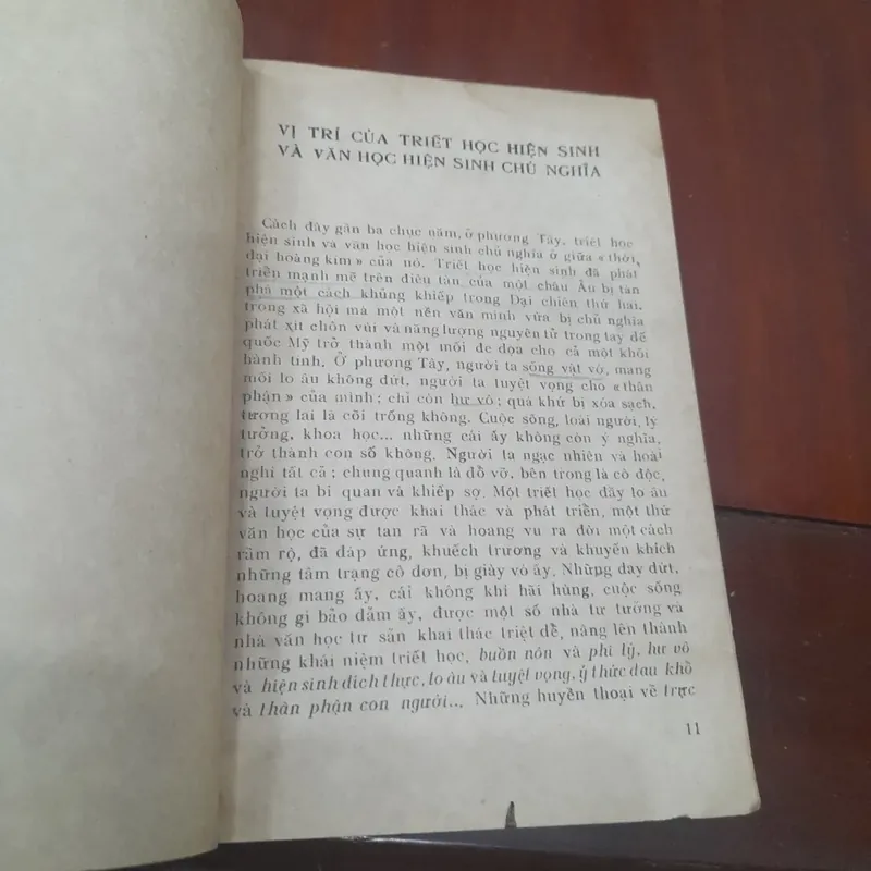 Đỗ Đức Hiểu - PHÊ PHÁN VĂN HỌC HIỆN SINH CHỦ NGHĨA 739052