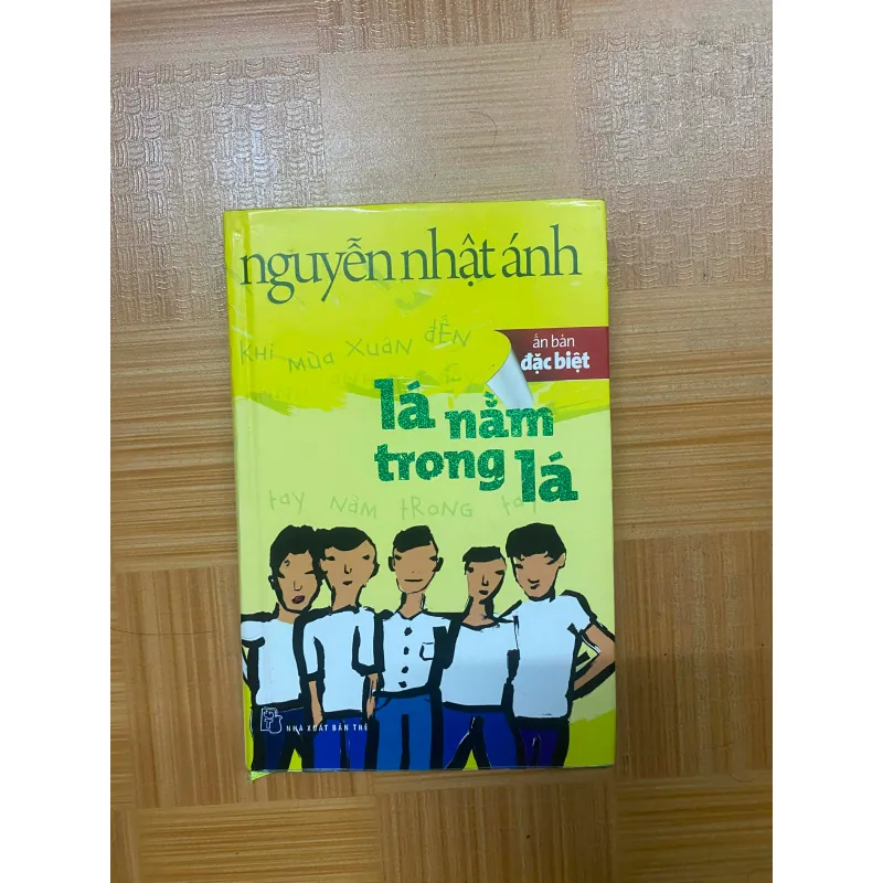 Lá nằm trong lá (bìa cứng) 702704
