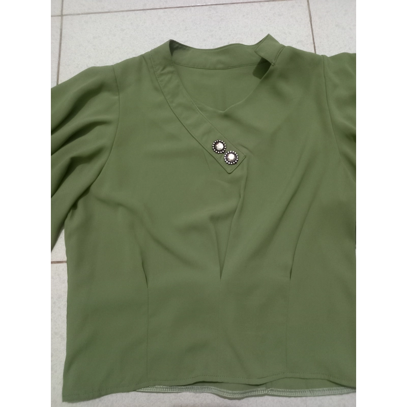 Áo kiểu màu xanh lá 460568