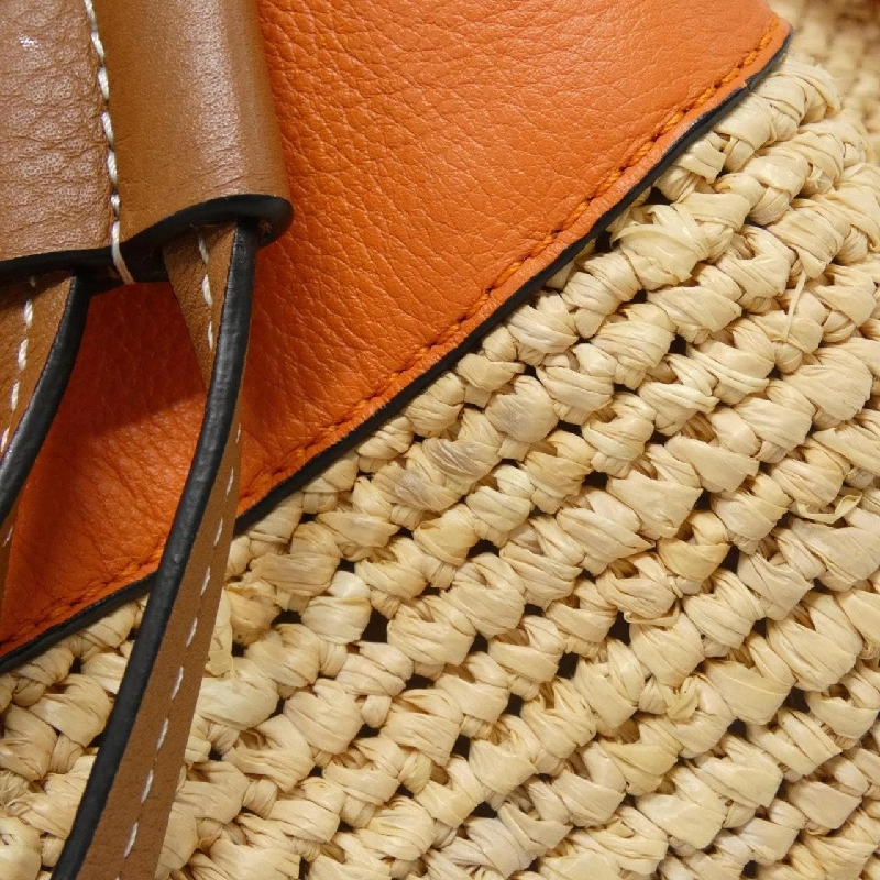 Túi đeo vai PAULA'S HAMMOCK DRAWSTRING MEDIUM 330 33 V06 của LOEWE 608842