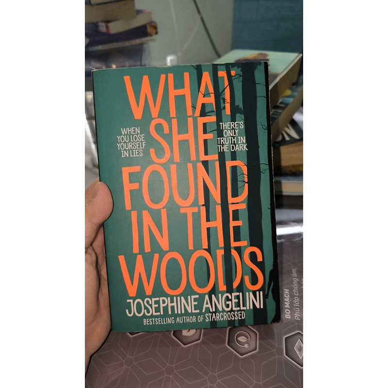 Josephine Angelini - What She Found In The Woods 446794