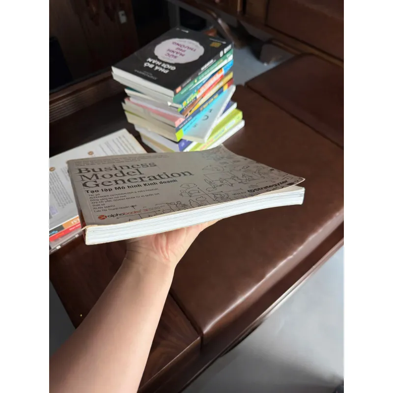 BUSINESS MODEL GENERATION – TẠO LẬP MÔ HÌNH KINH DOANH | Sách kinh doanh kinh điển- K4 1023604