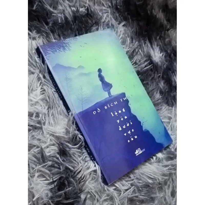 Lặng yên dưới vực sâu (Đỗ Bích Thúy) 1023826