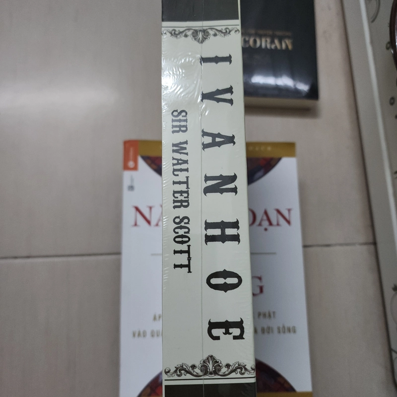 Sách Ivanhoe của Sir Walter Scott mới 99% 531943
