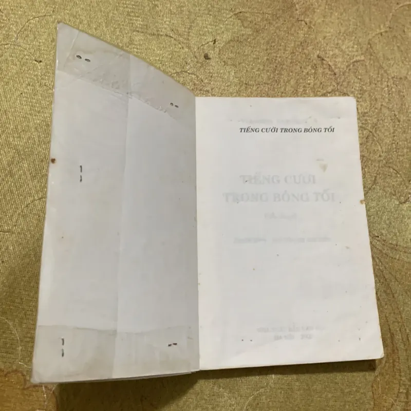 TIẾNG CƯỜI TRONG BÓNG TỐI- Vladimir Nabokov  753071