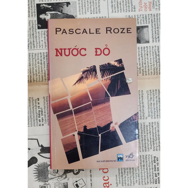 Truyện NƯỚC ĐỎ - Tác giả: Pascale Roze 705534