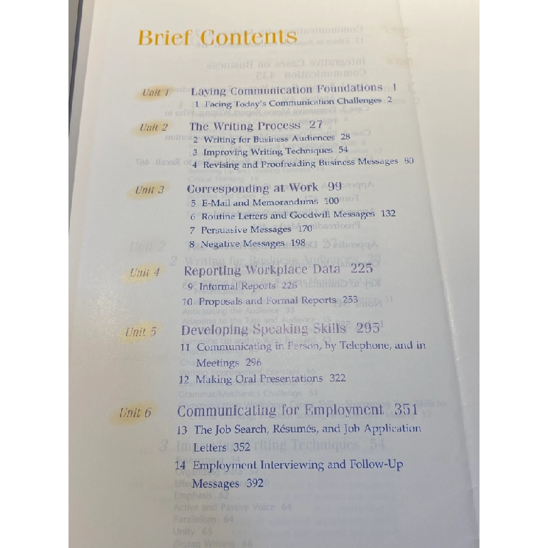 Essentials of Business Communication - Mary Ellen Guffey & Bertha du-Babcock 453918