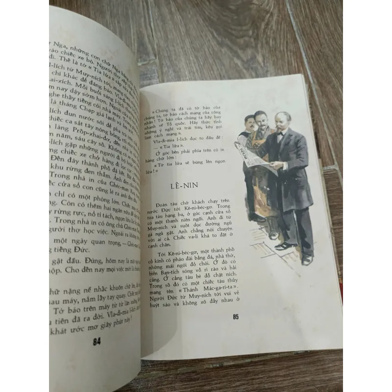 Cuộc Đời Của Lê-nin 995249