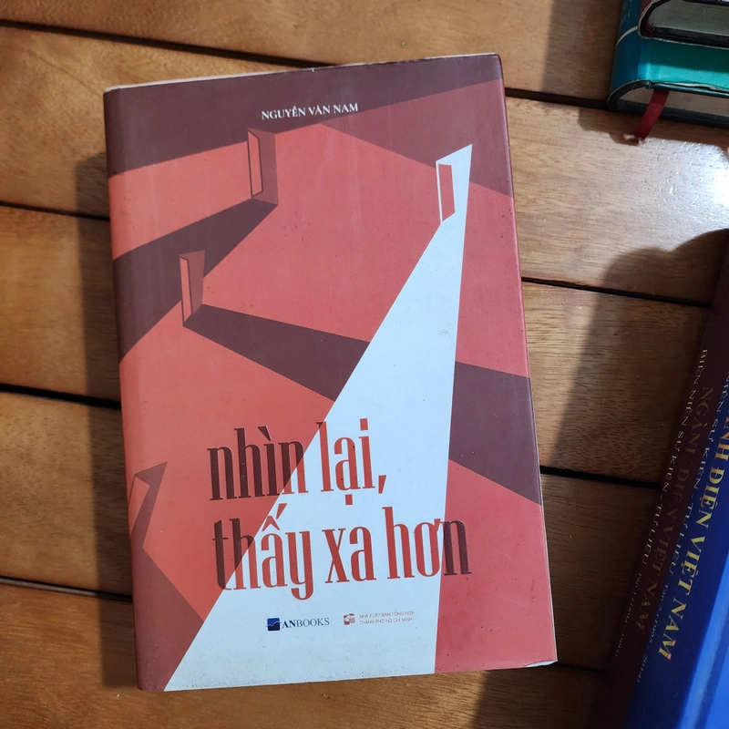 Nhìn lại thấy xa hơn | Nguyễn Vân Nam  550342
