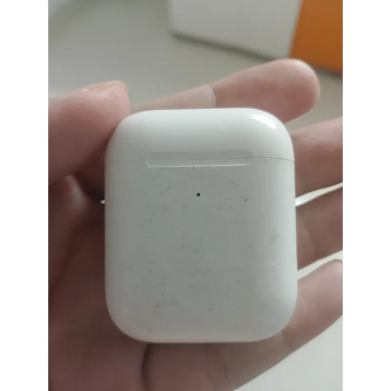 Airpod 2 - 900k . Airpod 3 - 1.650k 713778