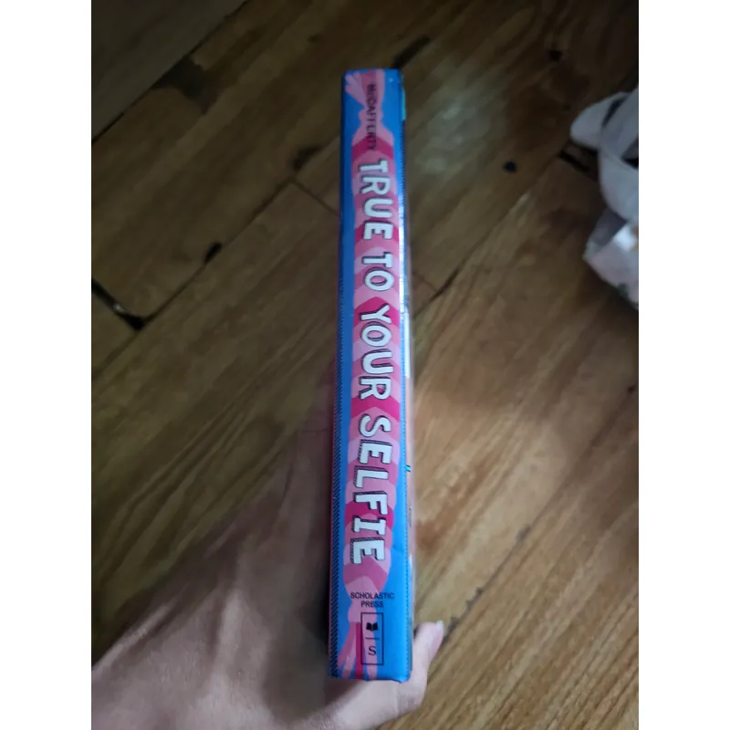 True to your selfie (bìa cứng)
 739851