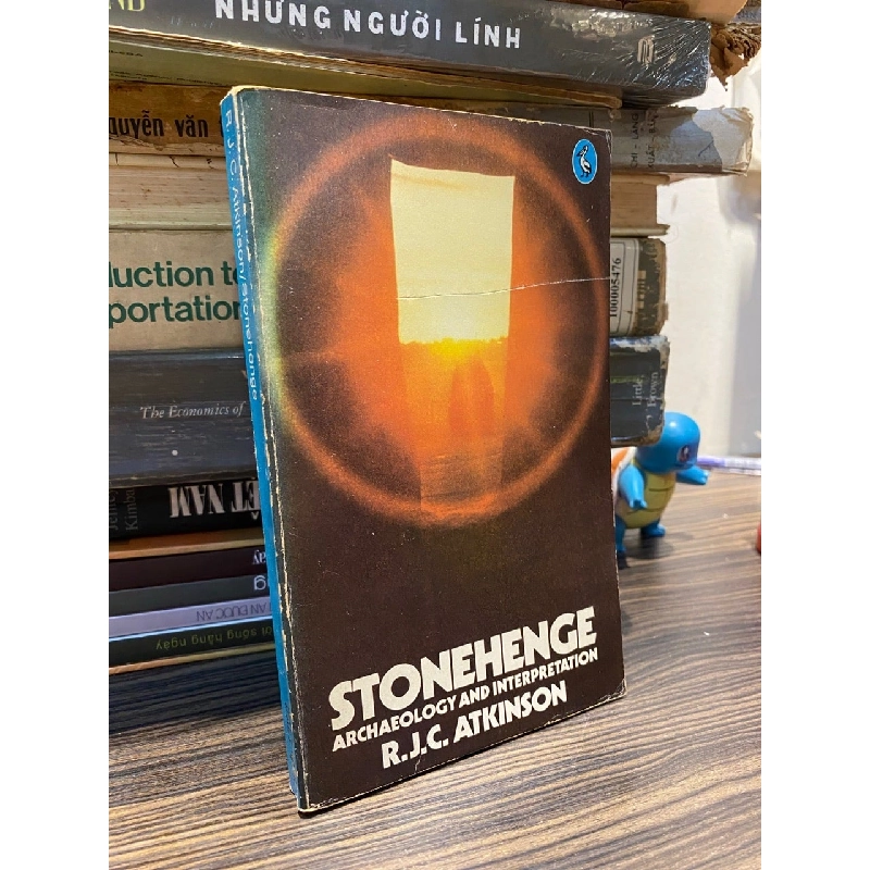 Stonehenge - R. J. C. Atkinson 1062568