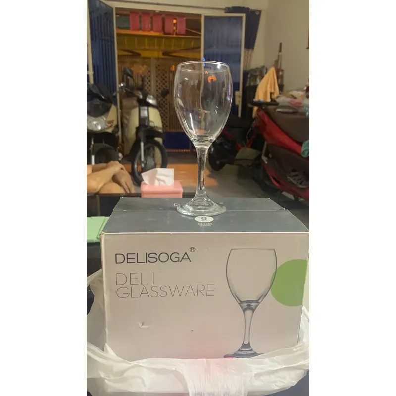 Ly  có đế uống rượu vang và thức uống ạh  738575