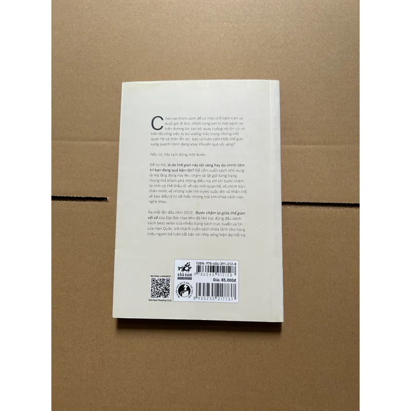 Bước chân chậm lại giữa thế gian vội vã 717440