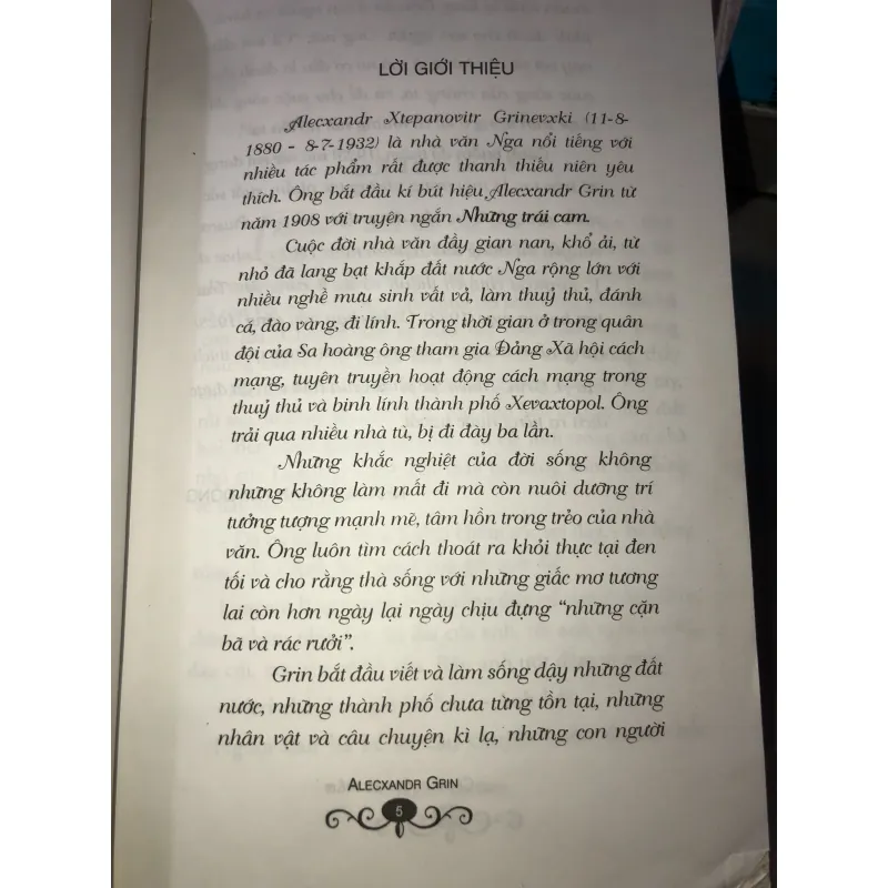 Cánh buồm đỏ thắm - Alecxandr Grin 972741