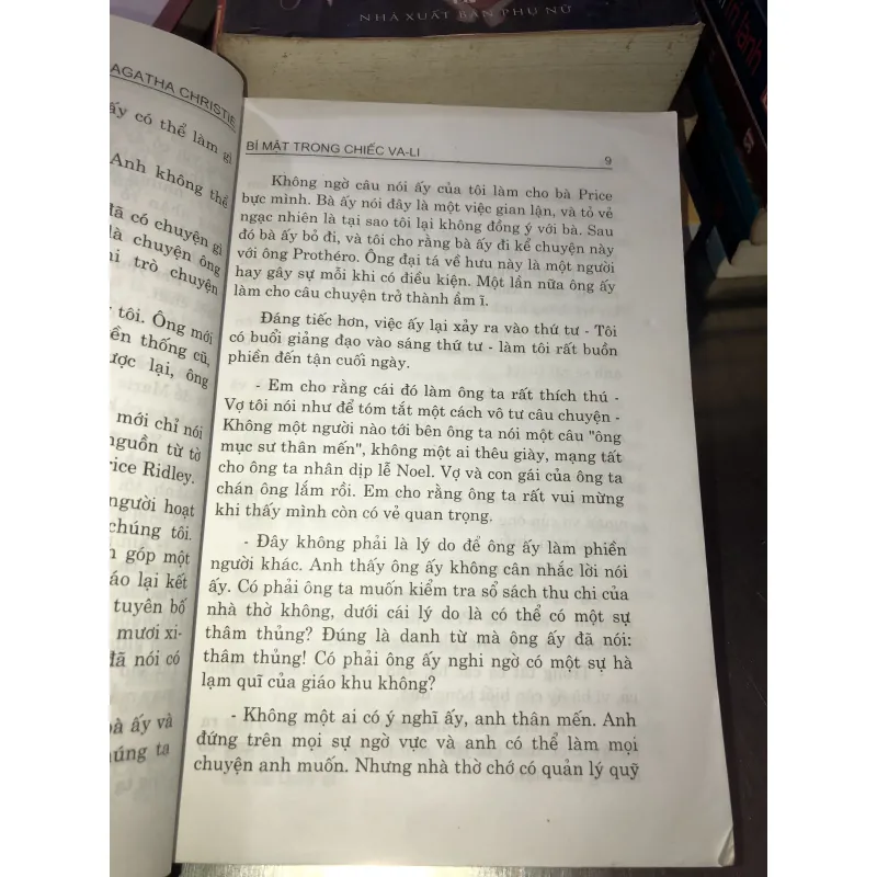 Bí mật trong chiếc vali - Agatha Christie 999458