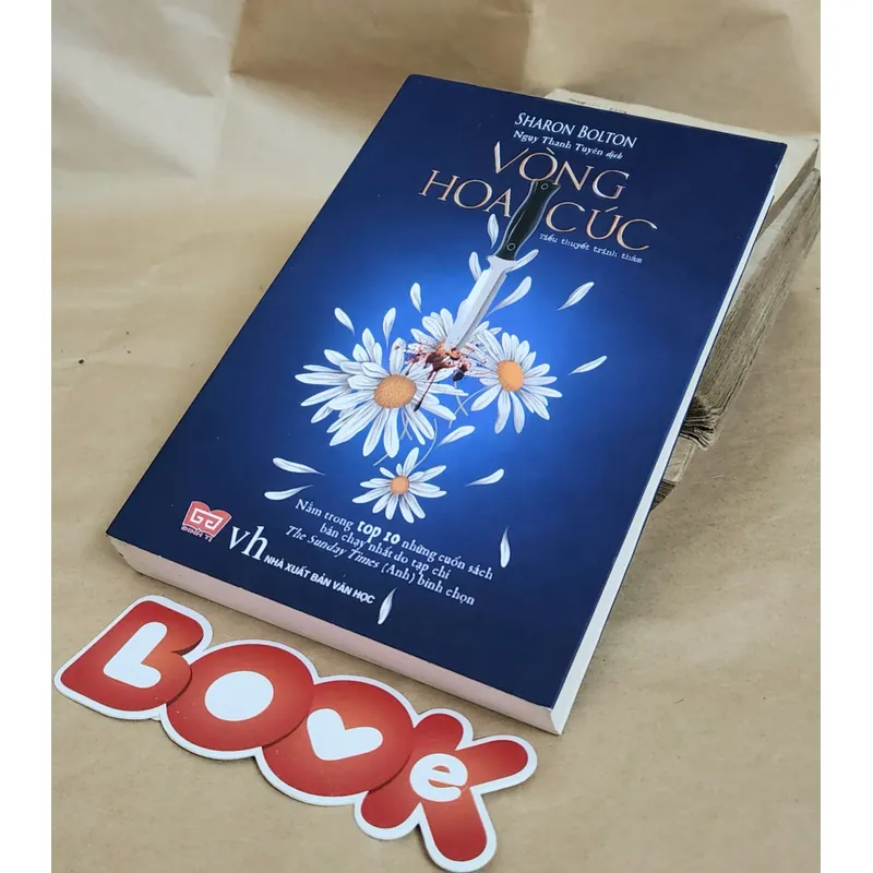 Tiểu thuyết VÒNG HOA CÚC - Tác giả: Sharon Bolton 719271