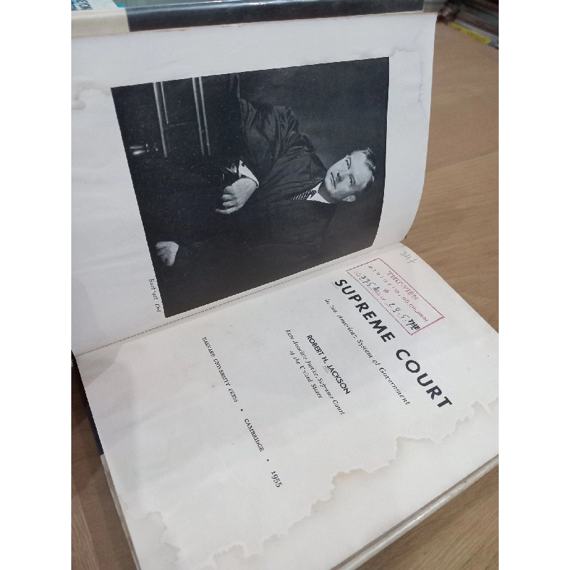 The supreme court in the American system of government - Robert H. Jackson 574128