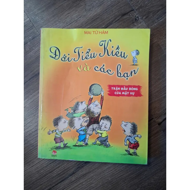 Đời Tiểu Kiều và các bạn: Trận đấu bóng của mật vụ - Mai Tử Hàm 702393