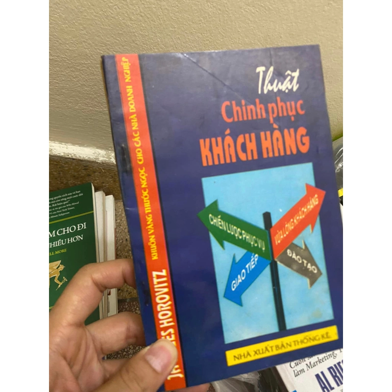 Sách Thuật chinh phục khách hàng 310104