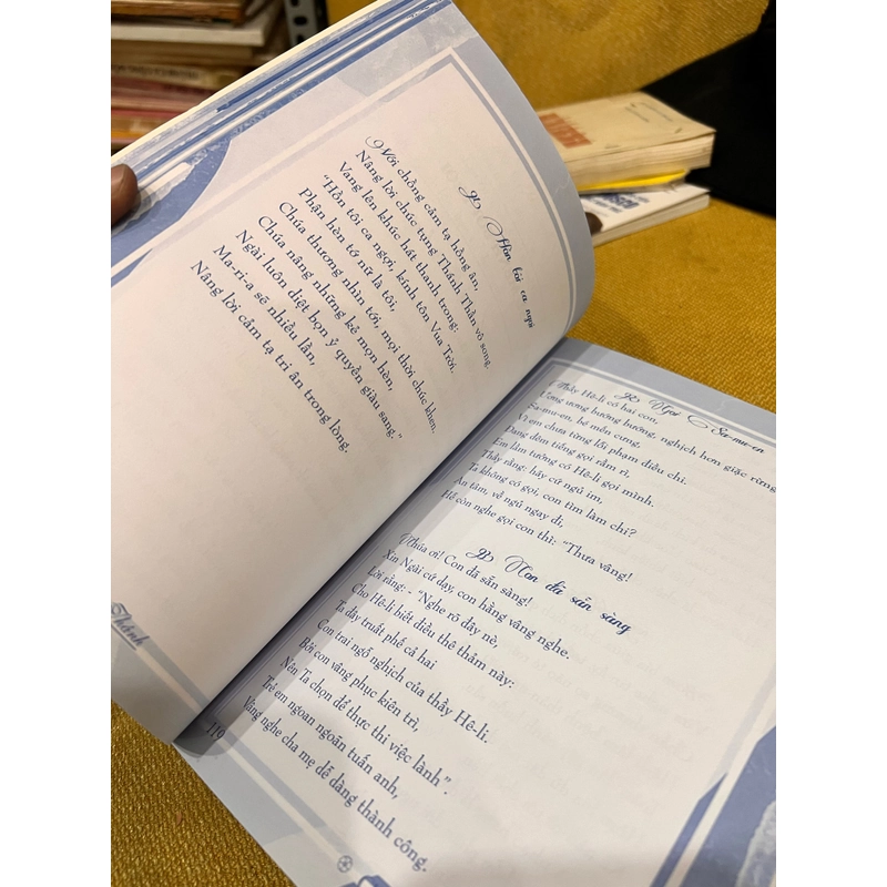 Lịch sử cứu độ - tuyển tập thơ 475954