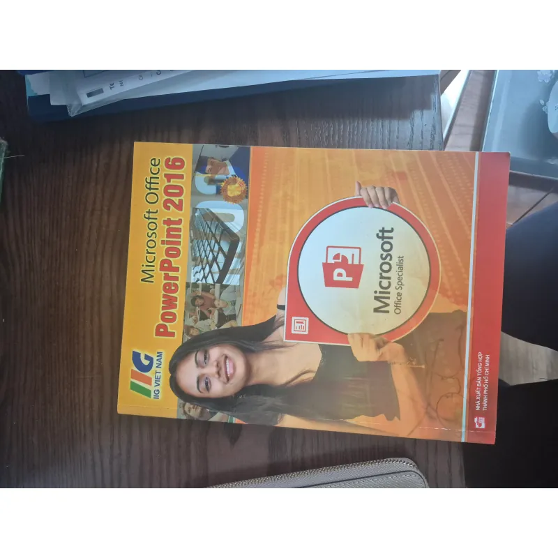 Sách MOS - Microsoft Office 2016 (Powerpoint) 751218