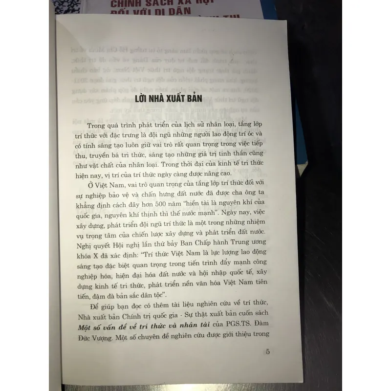 Một số vấn đề về trí thức và nhân tài - PGS. TS. Đức Vượng 626980