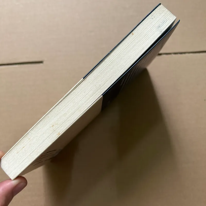 Mỉm cười dù cuộc đời là thế 977042