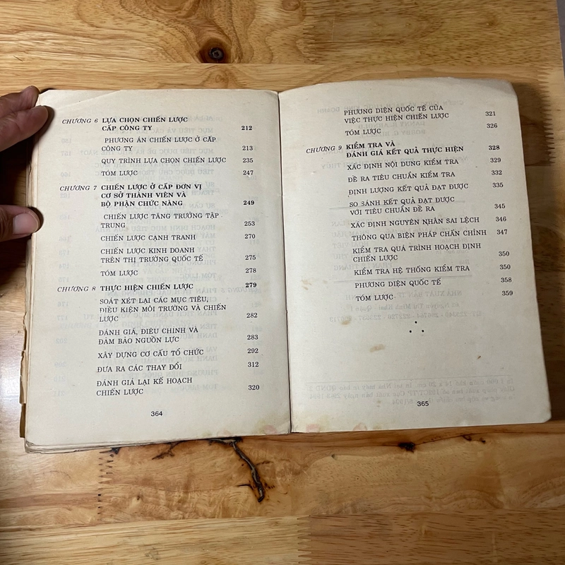II Chiến Lược Và Sách Lược Kinh Doanh - GARRY D. SMITH, DANNY R. ARNOLD, BOBBY G. BIZZELL  466401