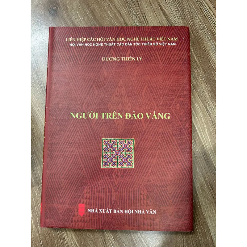 Người trên đảo vắng – Tác giả: Dương Thiên Lý 761133