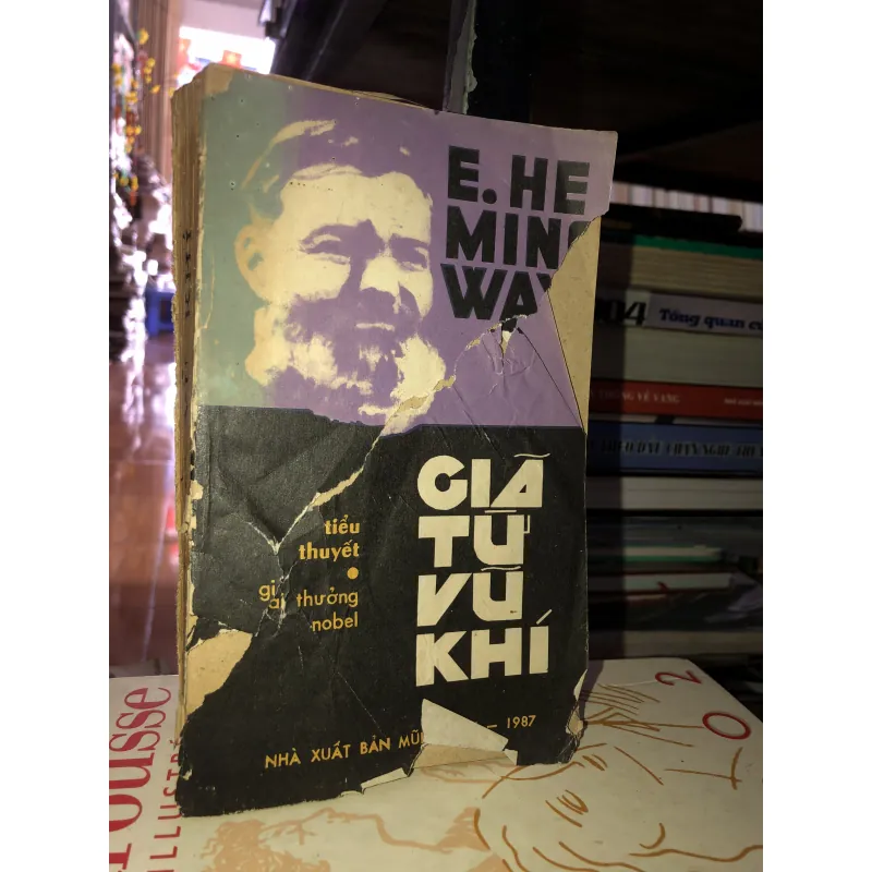 Giã từ vũ khí - E. He Ming Way 933478