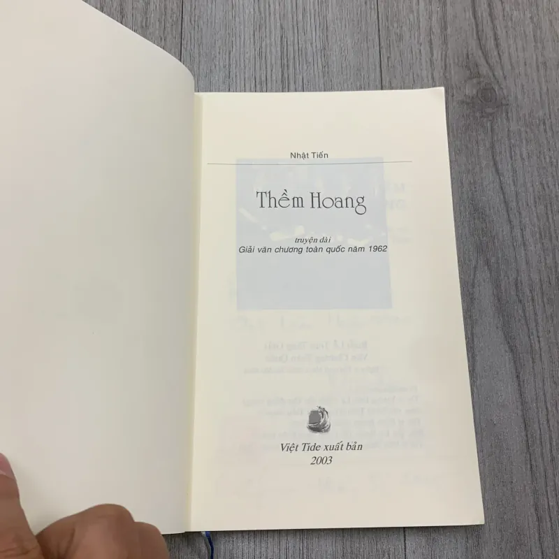 Thềm hoang - nhật tiến. Có chữ ký tác giả. 10b1 1026211