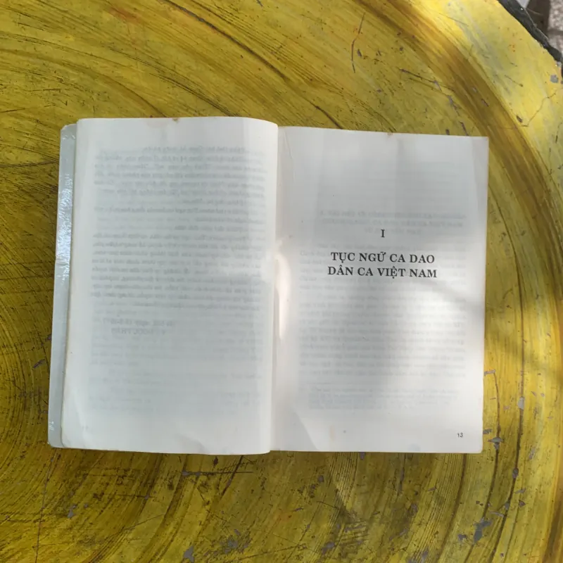 TỤC NGỮ CA DAO DÂN CA VIỆT NAM - VŨ NGỌC PHAN 1022458
