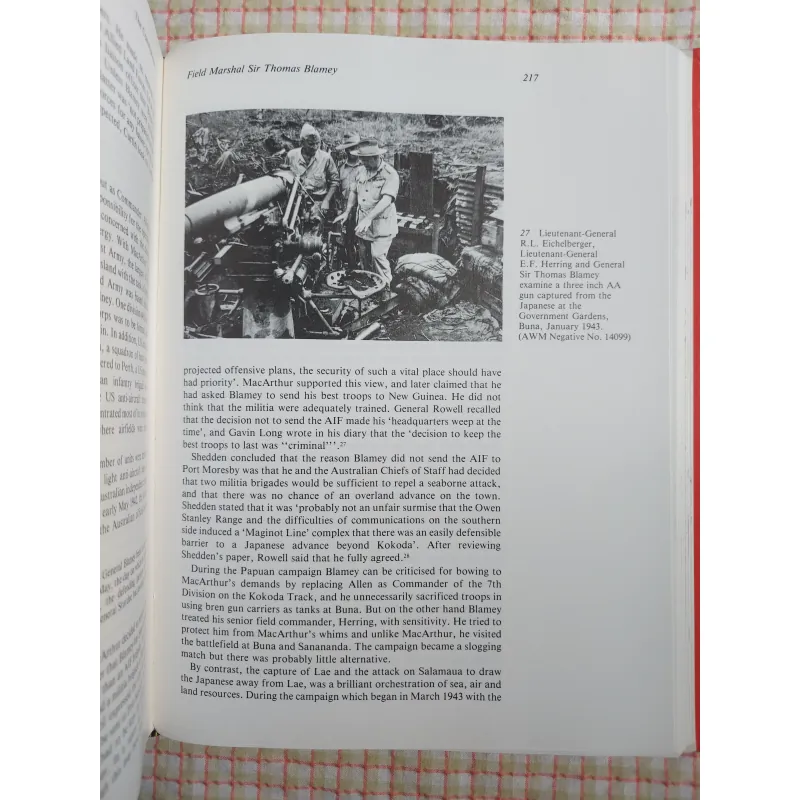 The Commanders: Australian Military Leadership in the Twentieth Century - Khổ lớn, bìa vải 788313