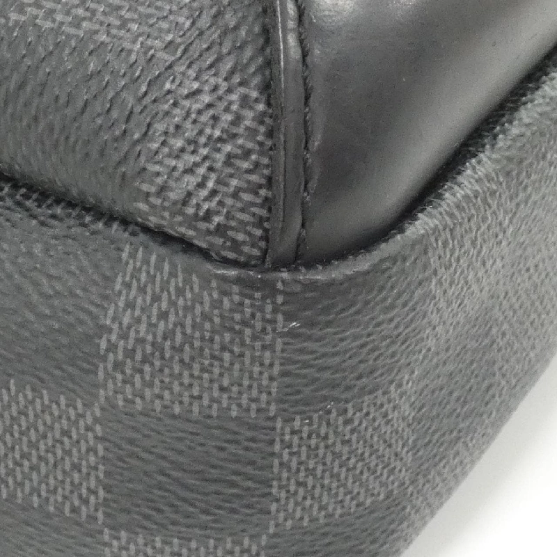 Túi đeo chéo Louis Vuitton Damier Graphite Avenue N41719 612094