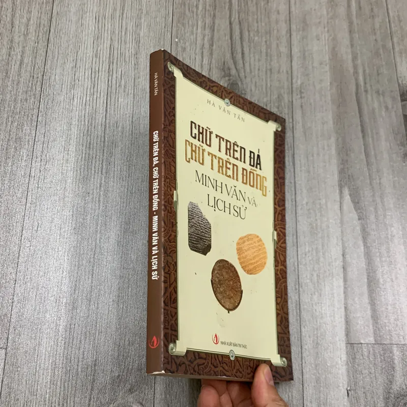 Chữ trên đá chữ trên đồng, minh văn là lịch sử. 2b4 718497