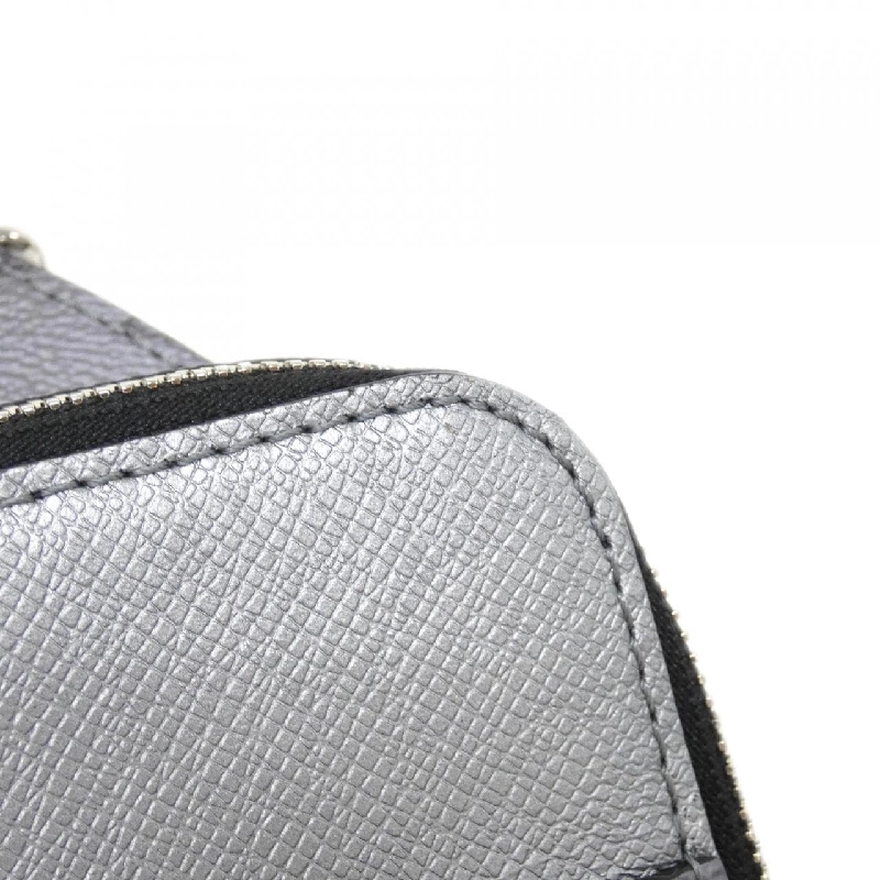 Túi đeo chéo ngoài trời Louis Vuitton Taiga Lama M30833 - Hàng hiệu Chính hãng 769681