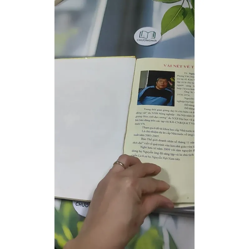 [MIỄN PHÍ BỌC SÁCH] Lịch Sử Họ Nguyễn Việt Nam - Từ Thời Vua Hùng Dựng Nước Đến Thời Đại  727377