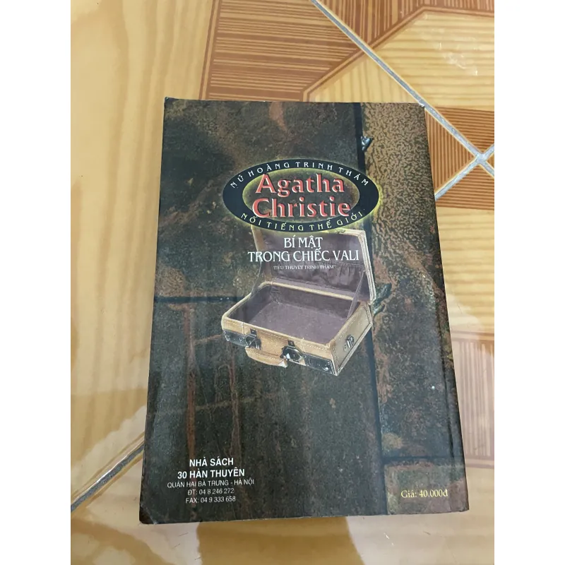 Bí mật trong chiếc vali - Agatha Christie  1044235