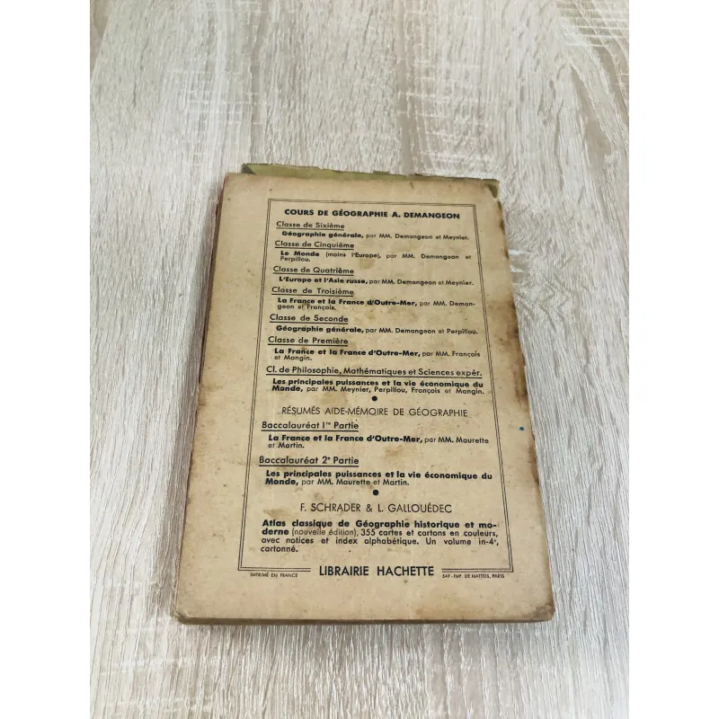 Sách địa lý Pháp xưa – in từ thời 1940 971728