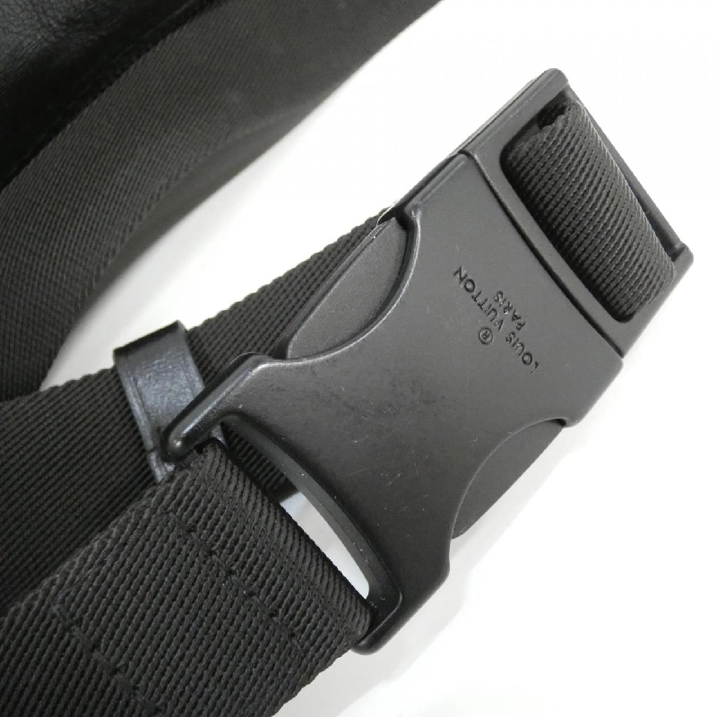 Túi đeo chéo Louis Vuitton Monogram Galaxy Discovery M44444 - Hàng hiệu Authentic 767300