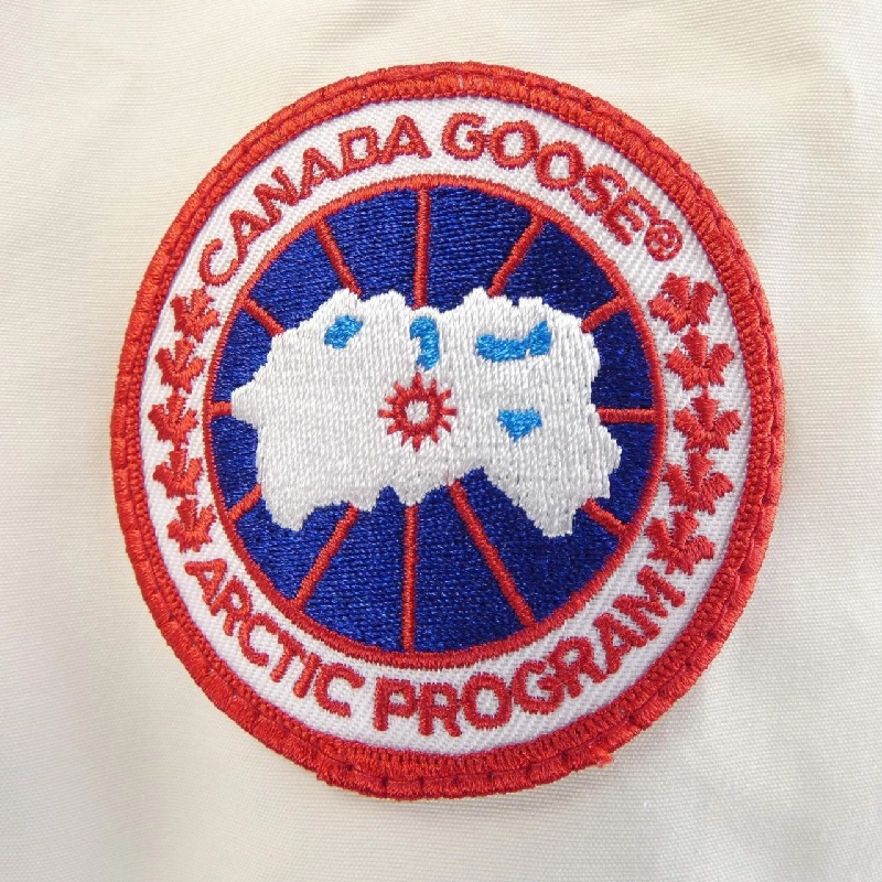 Áo khoác lông vũ CANADA GOOSE - Hàng hiệu Authentic 899909