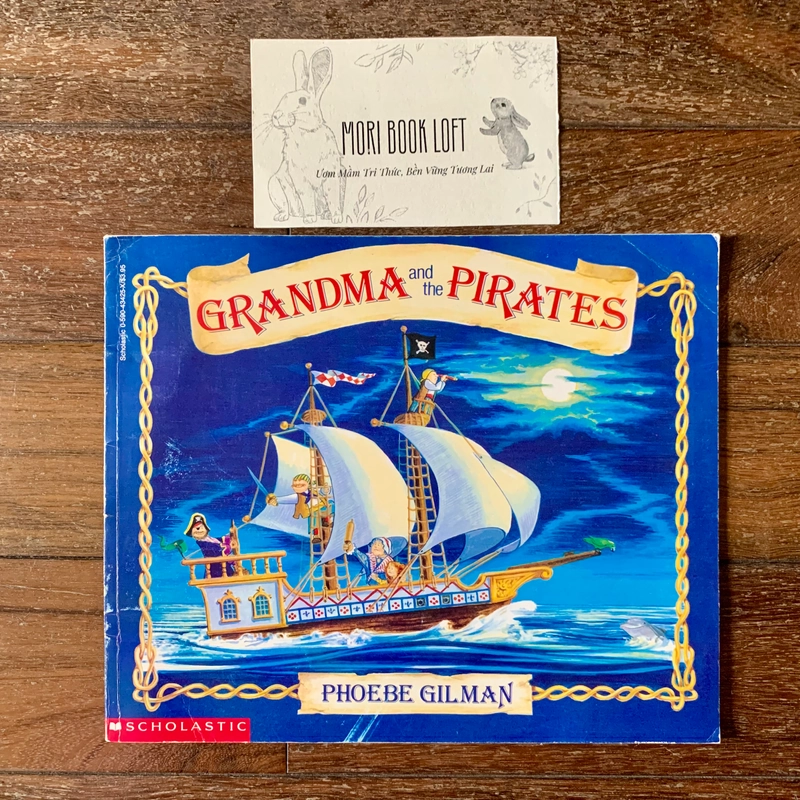 Sách tranh tiếng anh Grandma and the Pirates, Used, minh họa cổ điển, khổ ngang, lỏng gáy 478689