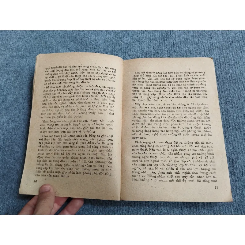 MỘT SỐ VĂN KIỆN CỦA ĐẢNG VỀ CÔNG TÁC TƯ TƯỞNG 688751