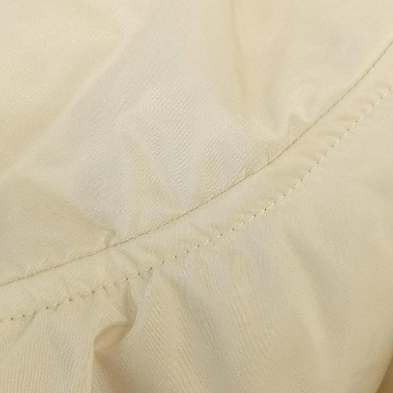 【Khuyến mãi】Áo khoác PRADA 637442