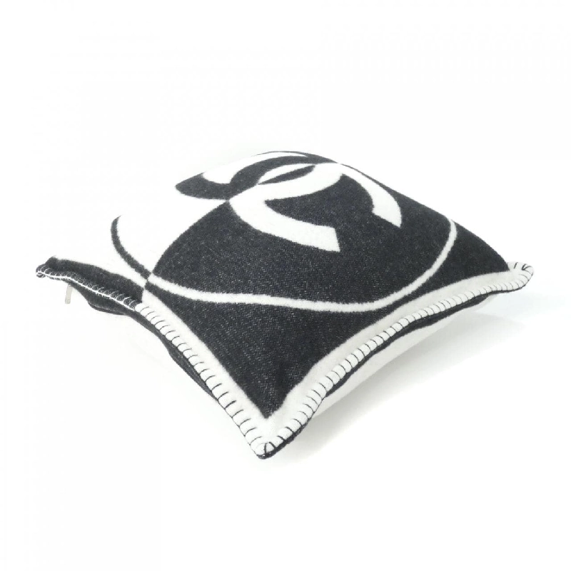 Chanel Cushion - Hàng hiệu Authentic 773234